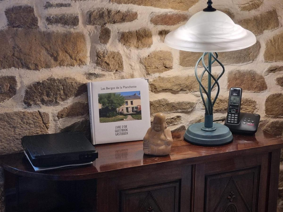 Les Berges De La Planchette Bed & Breakfast Yvignac-la-Tour Екстериор снимка