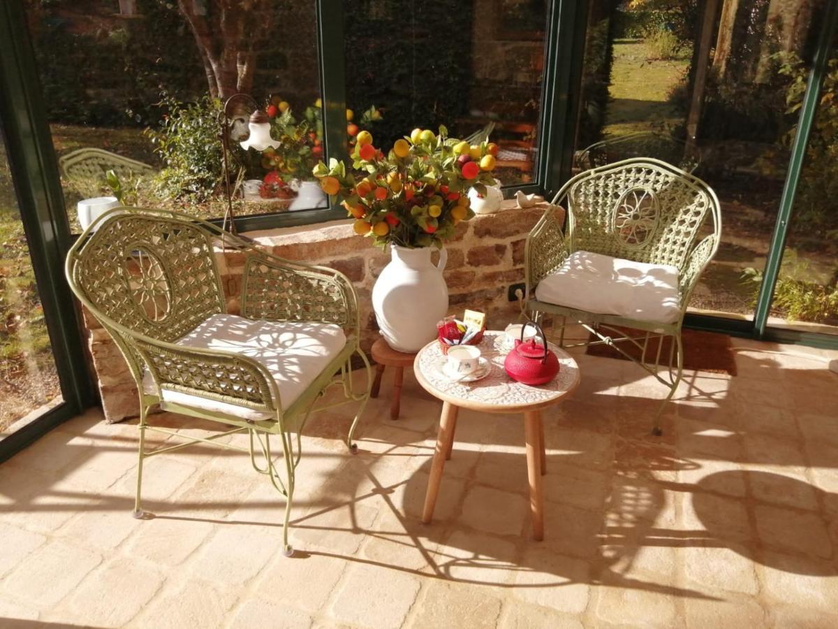 Les Berges De La Planchette Bed & Breakfast Yvignac-la-Tour Екстериор снимка