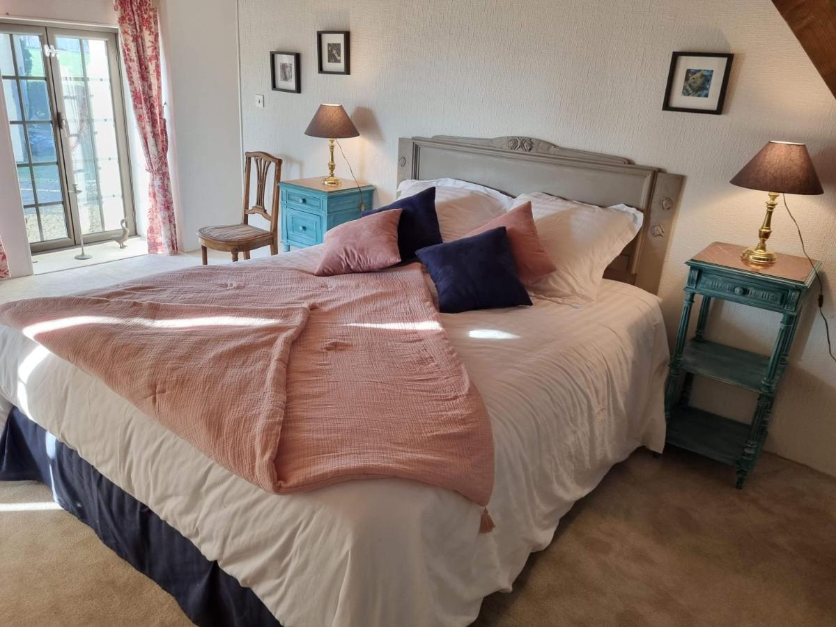 Les Berges De La Planchette Bed & Breakfast Yvignac-la-Tour Стая снимка