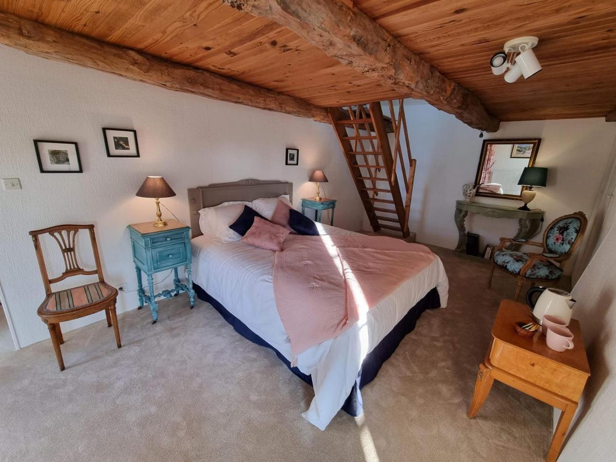 Les Berges De La Planchette Bed & Breakfast Yvignac-la-Tour Стая снимка