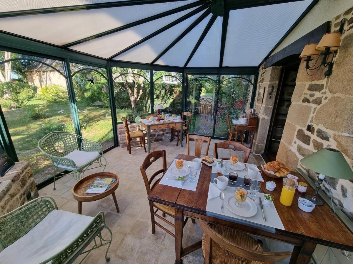 Les Berges De La Planchette Bed & Breakfast Yvignac-la-Tour Екстериор снимка