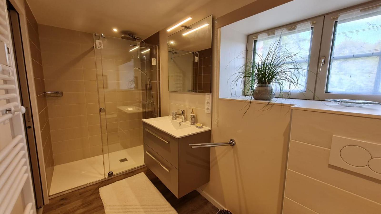 Les Berges De La Planchette Bed & Breakfast Yvignac-la-Tour Стая снимка
